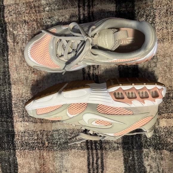 Nike Zoom Air Fire
Light Bone Pale Coral (Women's) - Picture 3 of 7